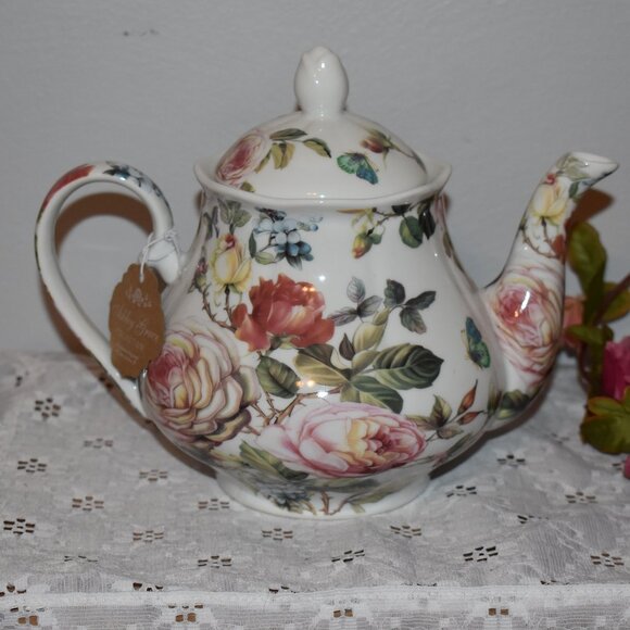 Lovely Kent Pottery Floral Roses Secret Garden Porcelain Cottage Teapot - Picture 13 of 14